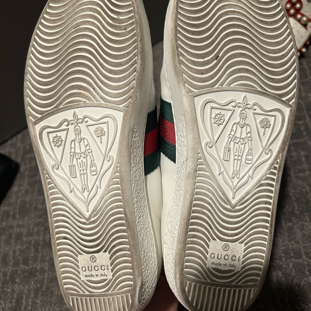 Gucci Embroidered Floral Sneakers - Picture 5 of 5